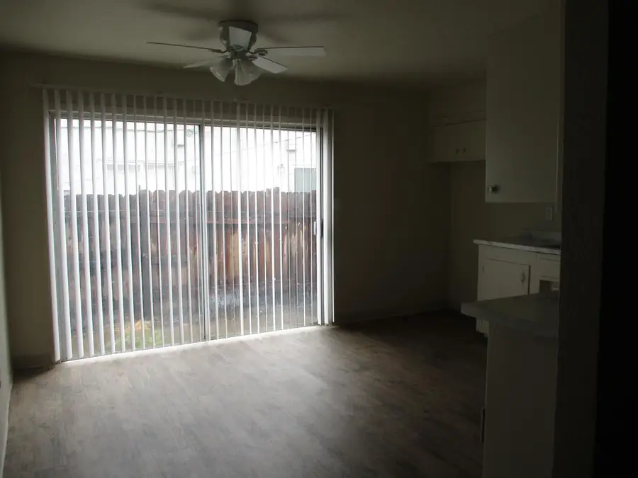 8512 Acapulco Way, Stockton, CA 95210 - #3