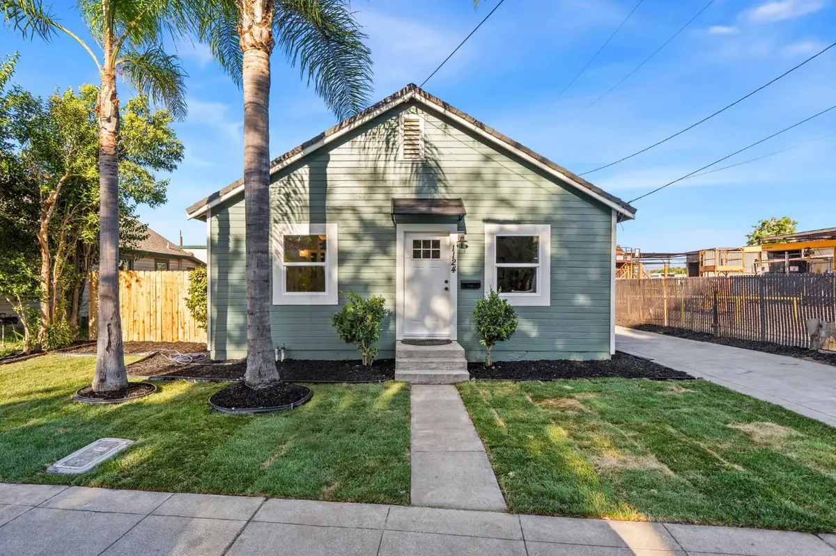 1124 S Sacramento Street, Lodi, CA 95240 - #1