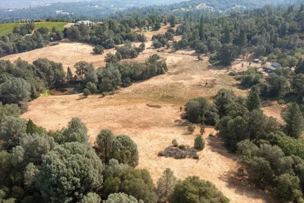 8260 Fairplay Rd, Somerset, CA 95684