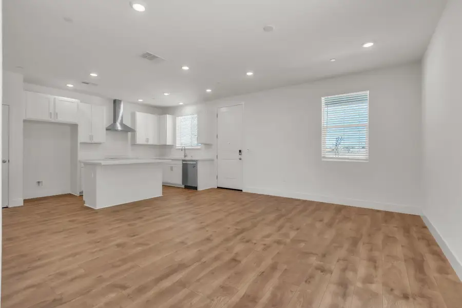 7841 Delta Shores Circle N, Sacramento, CA 95832 - #3