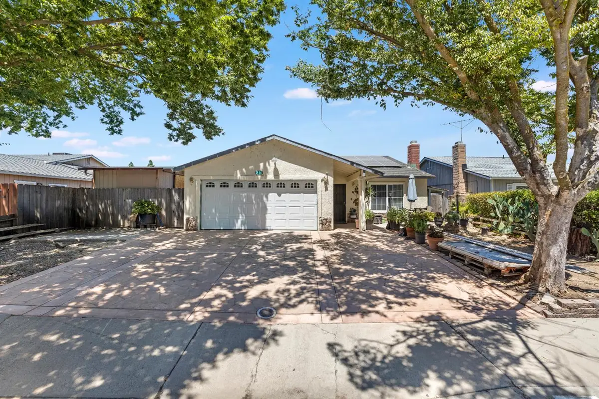 216 Barros St, Patterson, CA 95363 - #1