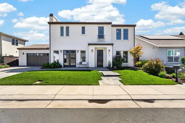 808 Iris Court, Lodi, CA 95242