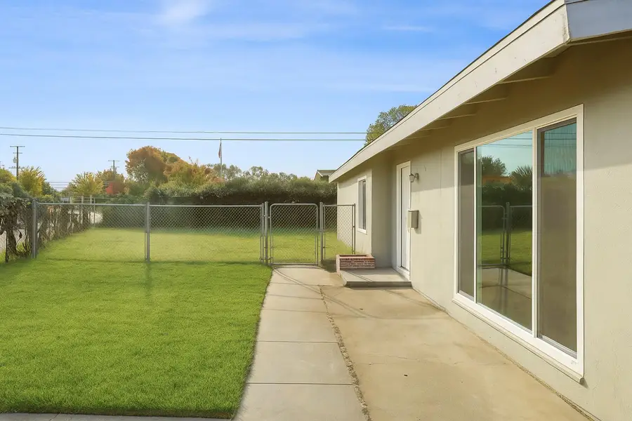 3903 Hogue Avenue, Stockton, CA 95204 - #3