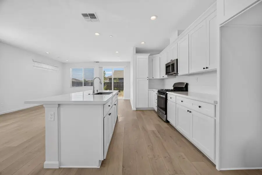 513 Fox Hunt Way, Rio Linda, CA 95673 - #2