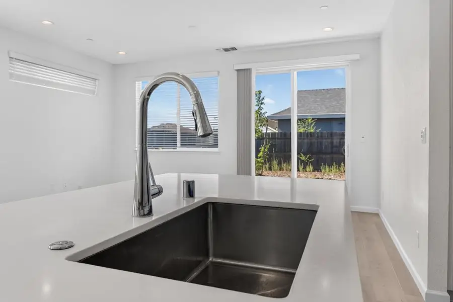 513 Fox Hunt Way, Rio Linda, CA 95673 - #3