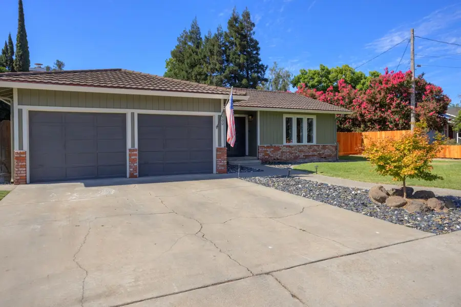 2300 E Hawkeye Avenue, Turlock, CA 95380 - #2