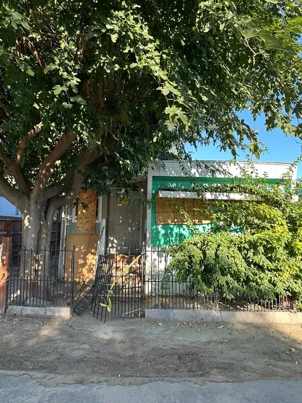 4561 East Jensen #24, Fresno, CA 93725