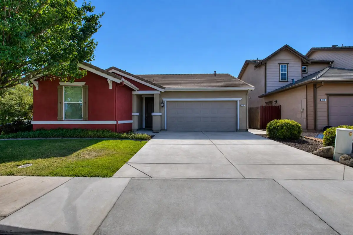 900 Barrington Avenue, Newman, CA 95360 - #1