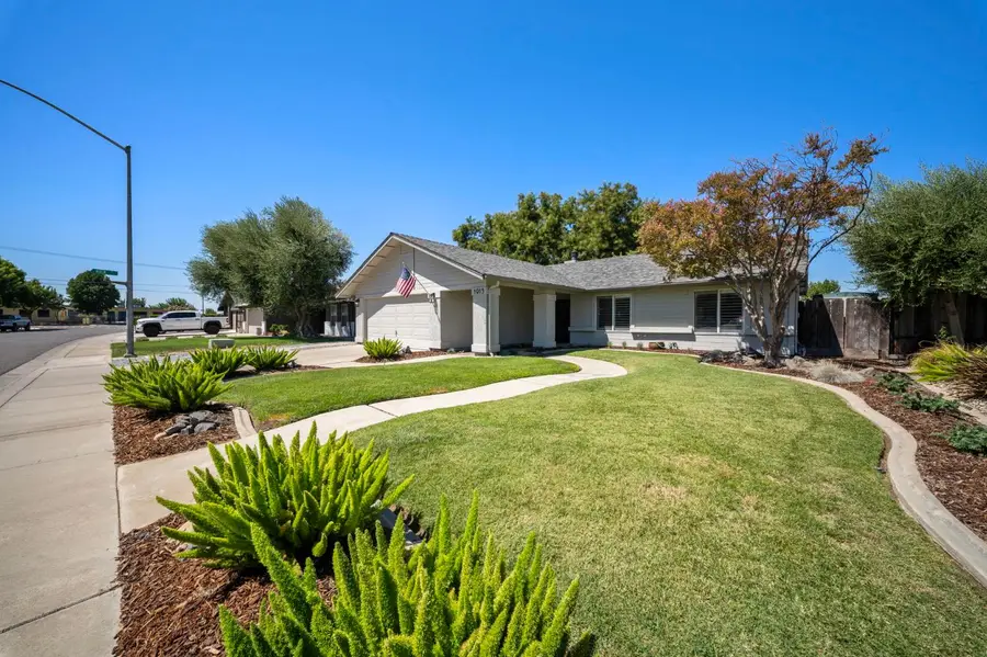 1913 Fox Glen Drive, Hughson, CA 95326 - #3