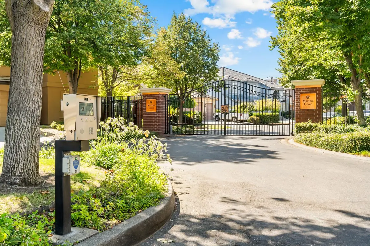 11 Lake Harbor Court, Sacramento, CA 95831 - #1
