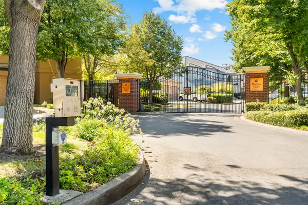 11 Lake Harbor Court, Sacramento, CA 95831