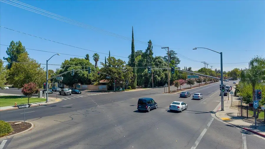 800 N Olive Avenue, Turlock, CA 95380 - #2