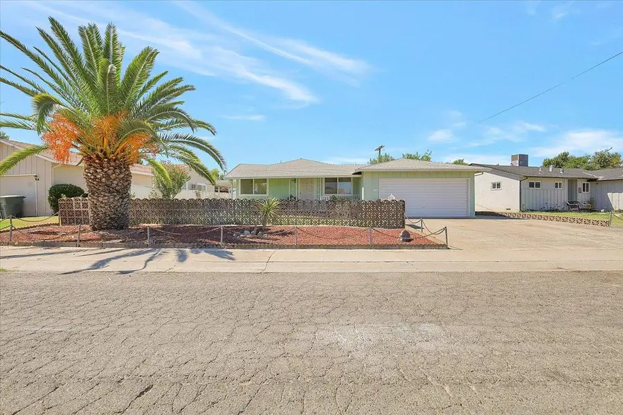 1122 E 19th Street, Marysville, CA 95901 - #2