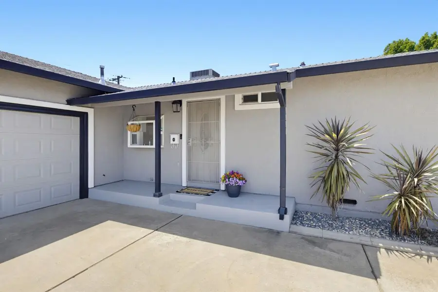 9894 Meteor Drive, Sacramento, CA 95827 - #2