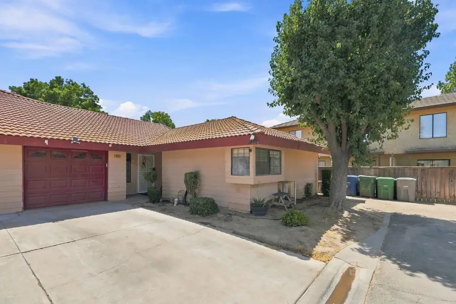 933 Barnett Way, Madera, CA 93637 - #2