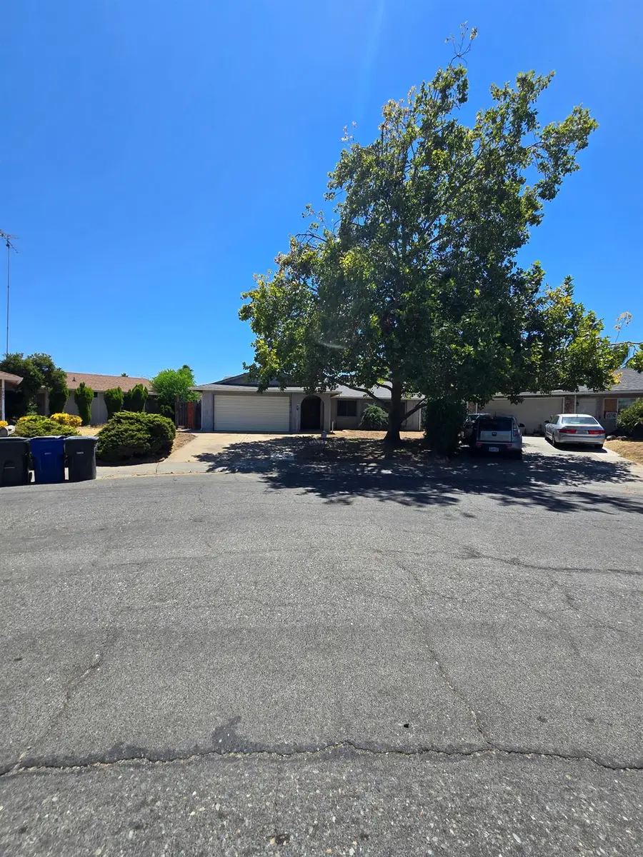 7705 Rock Creek, Sacramento, CA 95824 - #3