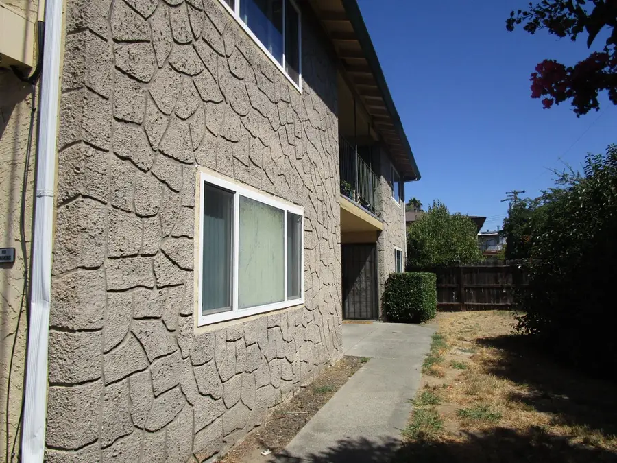 4561 Ashcroft Avenue, Sacramento, CA 95841 - #2