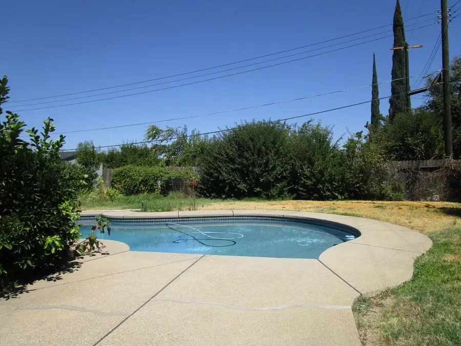 6637 Dunmore Avenue, Citrus Heights, CA 95621 - #2
