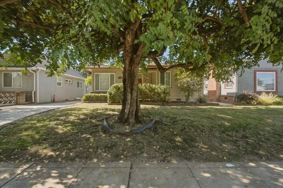 5008 8th Avenue, Sacramento, CA 95820 - #2