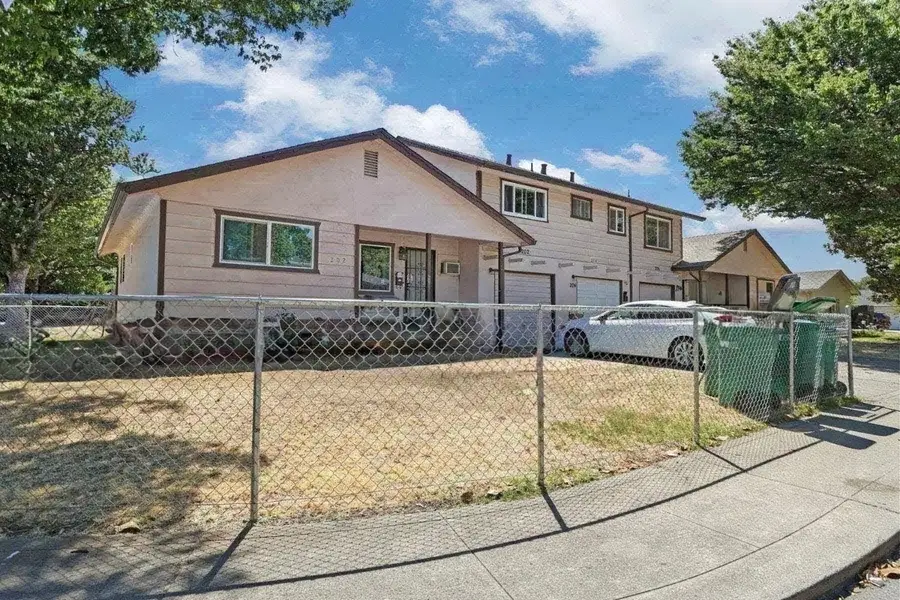 204 Leslie Avenue, Stockton, CA 95207 - #2