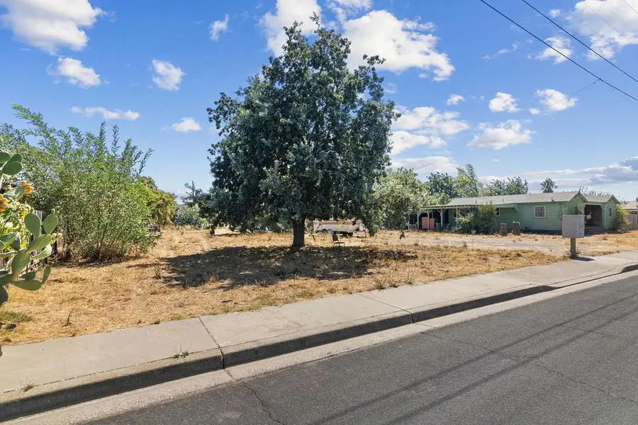 3642 Nevada Avenue, Riverbank, CA 95367 - #2