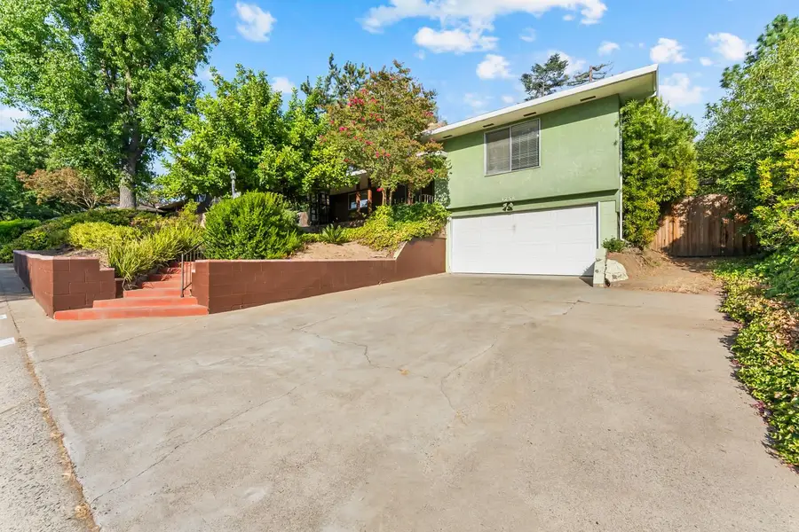 1258 Ridgeway Drive, Sacramento, CA 95822 - #2