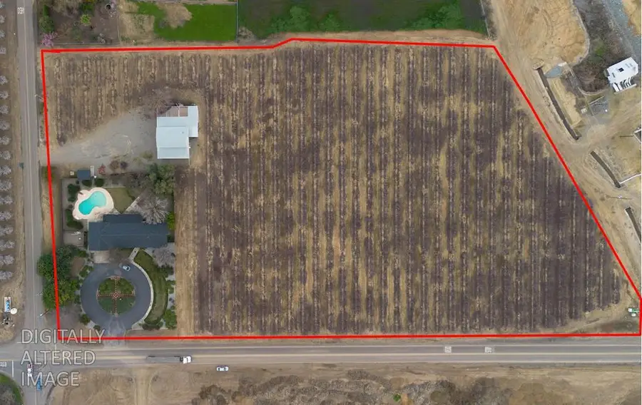 16012 Sycamore Avenue, Patterson, CA 95363 - #2