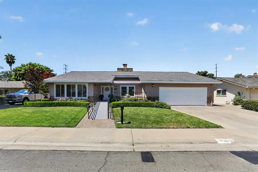 1742 Woodside Drive, Woodland, CA 95695 - #2