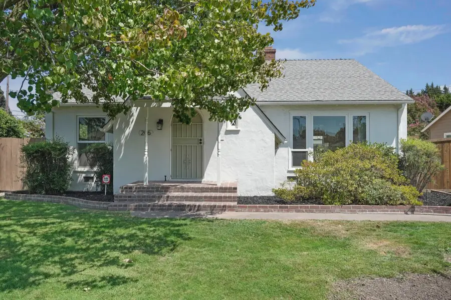 206 S Fairmont Avenue, Lodi, CA 95240 - #2