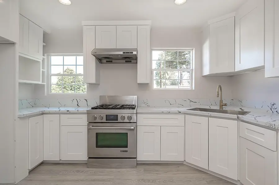921 W 4th Street, Ripon, CA 95366 - #3