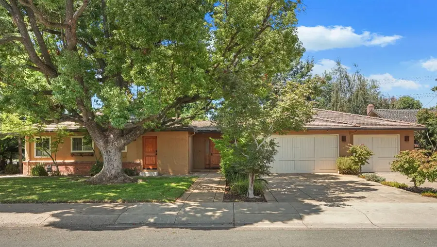 1101 W Oak Street, Lodi, CA 95240 - #2