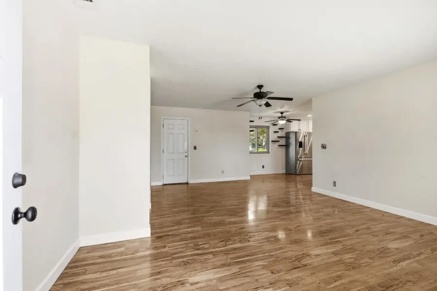 158 E Coolidge Avenue, Modesto, CA 95350 - #2