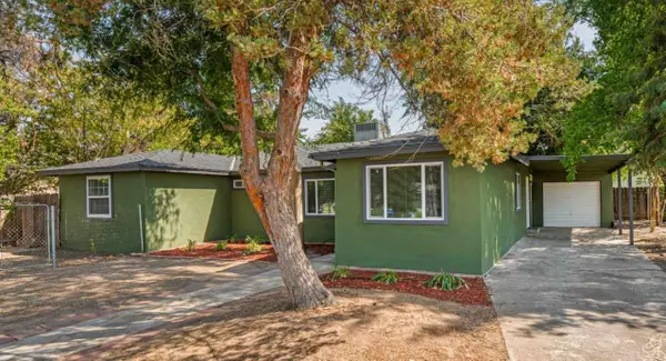 113 W Palo Alto Avenue, Fresno, CA 93704