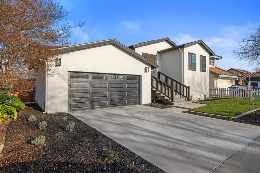 1121 Crater Avenue, Modesto, CA 95351 - #2
