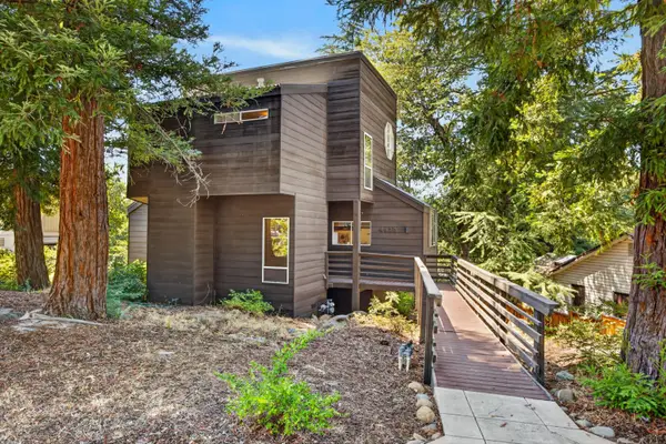 4520 S Land Park Drive, Sacramento, CA 95822