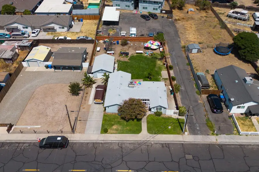 417 Sutter Street, Manteca, CA 95336 - #2