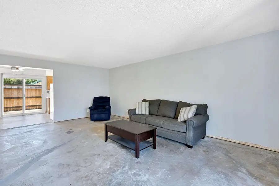 182 W Barstow Avenue #A, Fresno, CA 93704 - #3