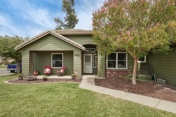 1203 Dawnwood Drive, Galt, CA 95632