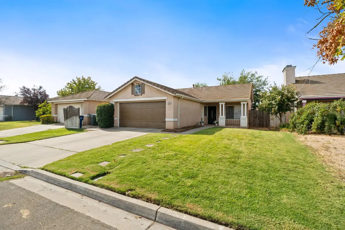 5649 W Norwich Avenue, Fresno, CA 93722 - #1