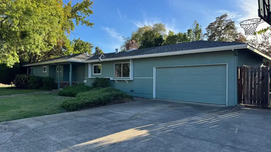 3923 Aberdeen Way, Sacramento, CA 95821 - #2