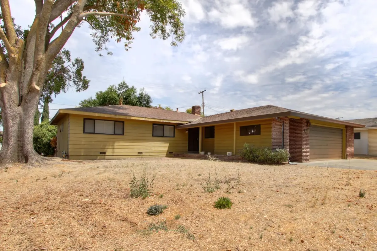 3327 Eisenhower Drive, Sacramento, CA 95826 - #1