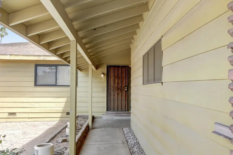3327 Eisenhower Drive, Sacramento, CA 95826 - #2