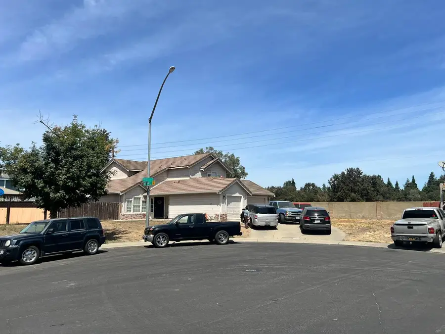 737 Redfield Avenue, Modesto, CA 95357 - #3