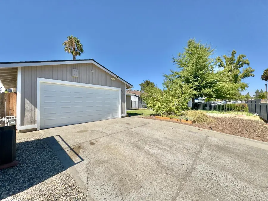 5813 Bamford Drive, Sacramento, CA 95823 - #3