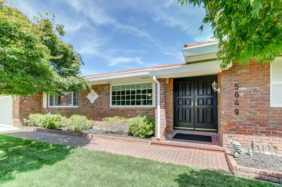 5649 Newbury Way, Carmichael, CA 95608 - #2