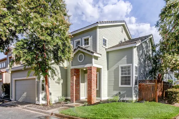 8228 Woods Edge Lane, Elk Grove, CA 95758