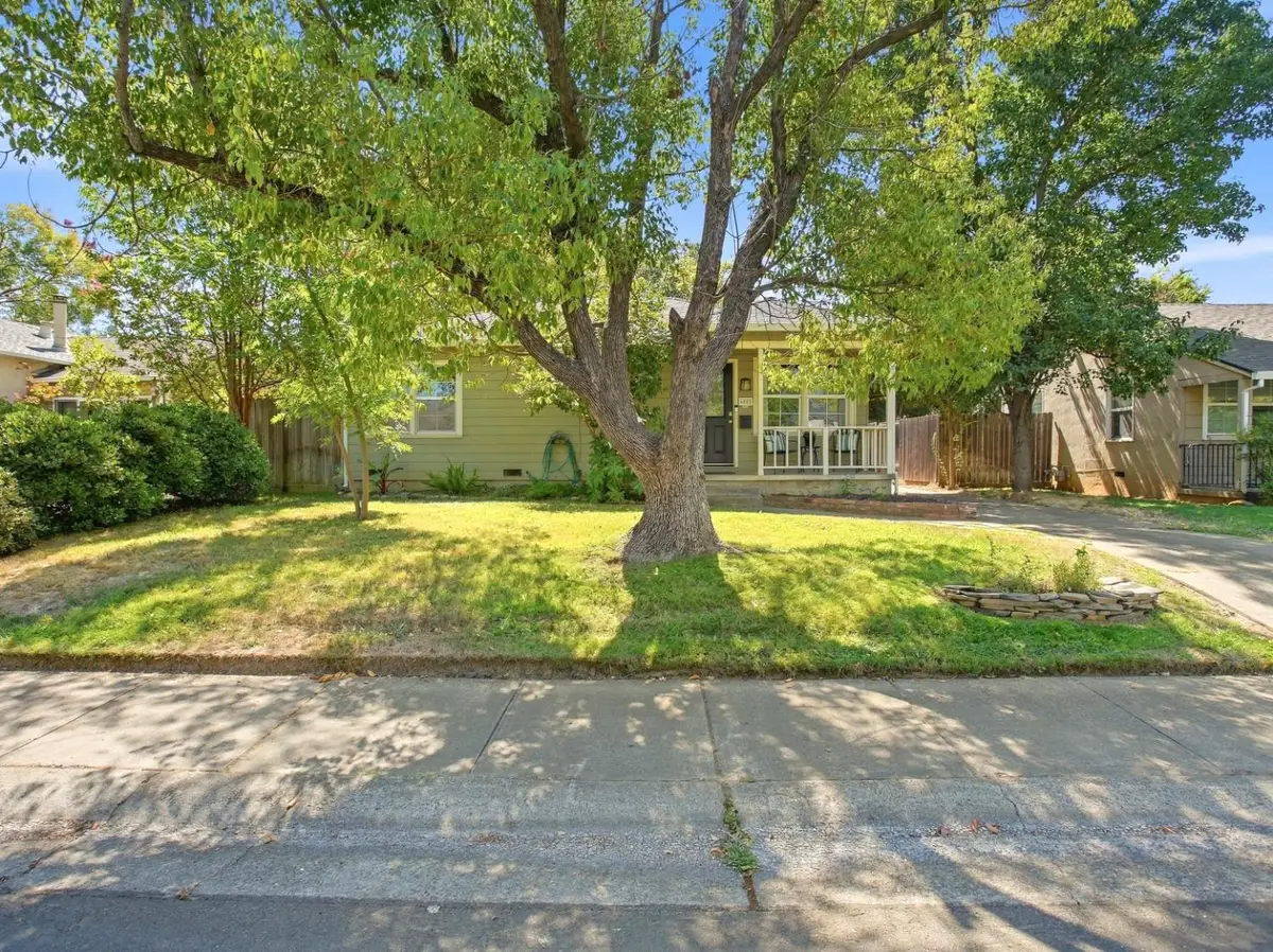 6006 4th Avenue, Sacramento, CA 95817 - #1