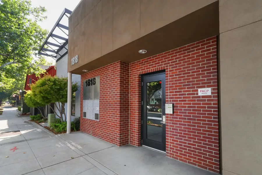 1818 22nd Street #111, Sacramento, CA 95816 - #2