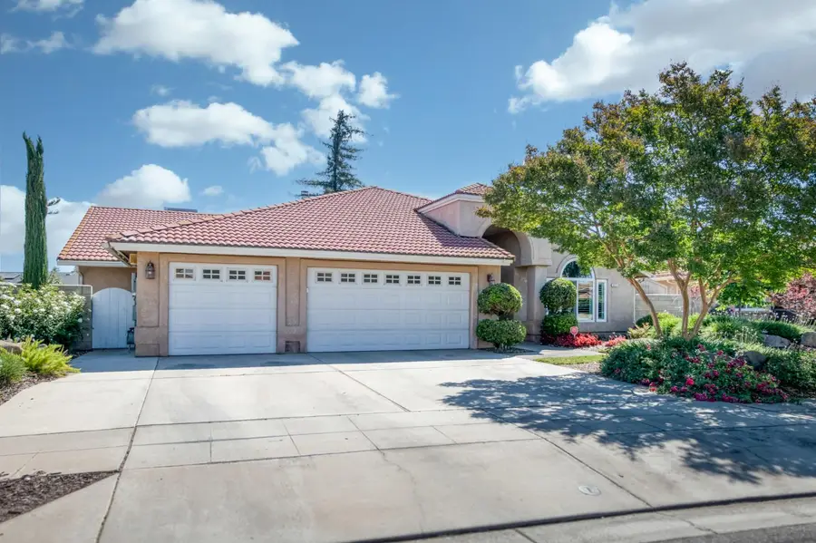 3055 Fairmont Court, Madera, CA 93637 - #2