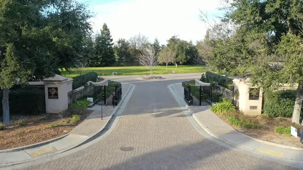 2824 Penhurst Park, Modesto, CA 95355